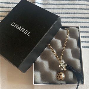 CHANEL polka dot and enamel necklace